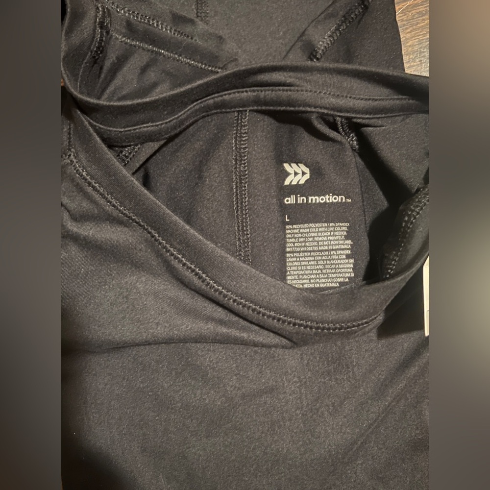 Target All in Motion Workout T-Shirt Top Short Sleeve Black Women’s Large NWT - Picture 4 of 5